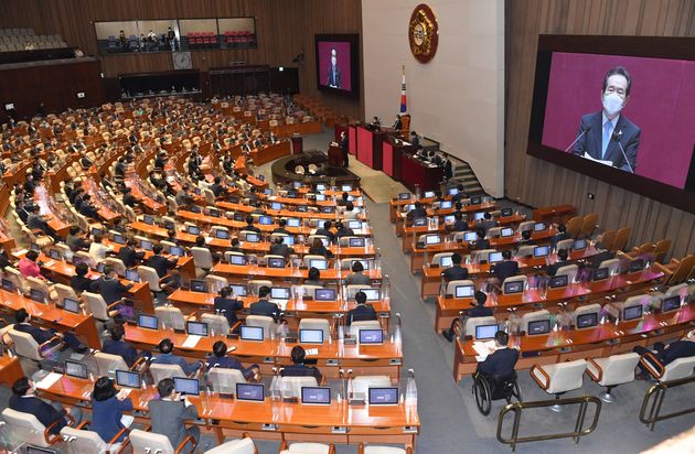 Opposition parties are in conflict over support of 20,000 won for communication expenses.  'Payment before Chuseok'