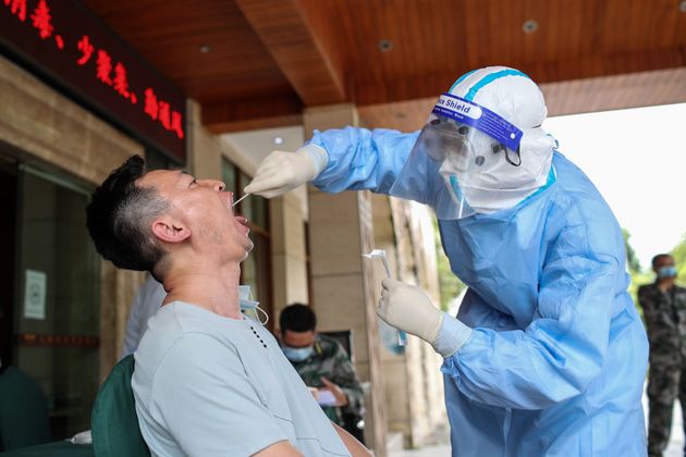 Depuis qu'elle a contenu l'épidémie de coronavirus, la Chine est extrêmement précautionneuse...