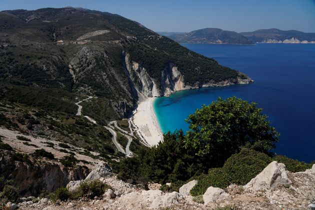 Myrtos Beach. Pylaros. Kefalonia Ionian see island. Greece. Europe. (Photo by: Paolo Reda/REDA&CO/Universal Images Group via Getty Images)