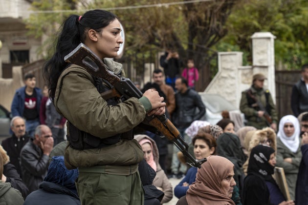 Φωτογραφία αρχείου - Δεκέμβριος 2019 2019, Κούρδοι μαχητές αντιστέκονται στην τουρκική επίθεση. (Photo by Delil SOULEIMAN / AFP) (Photo by DELIL SOULEIMAN/AFP via Getty Images)