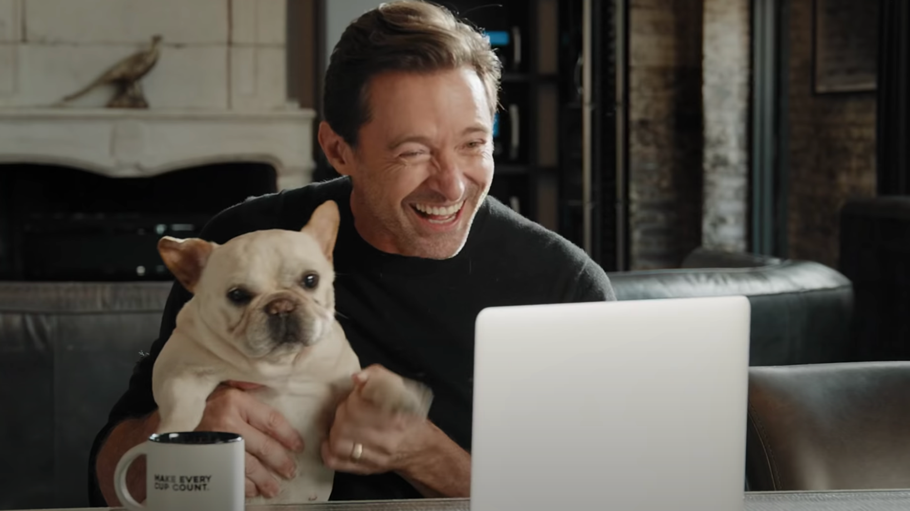 ヒュー ジャックマンさん 秘密の顔 をコーヒーcmで見せる 仲良し俳優とのやり取りが可愛すぎ ハフポスト ヒュー ジャックマンさん 秘密の顔 をコーヒーcmで見せる 仲良し俳優とのやり取りが可愛すぎ ハフポスト