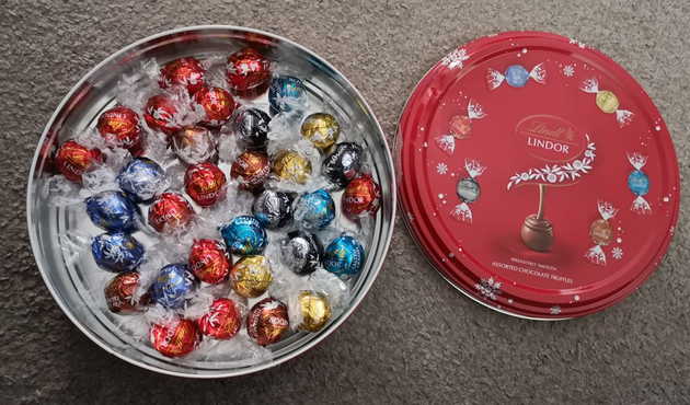 Those Lindt Sharing Tins Arent Exactly What Everyone Hoped For