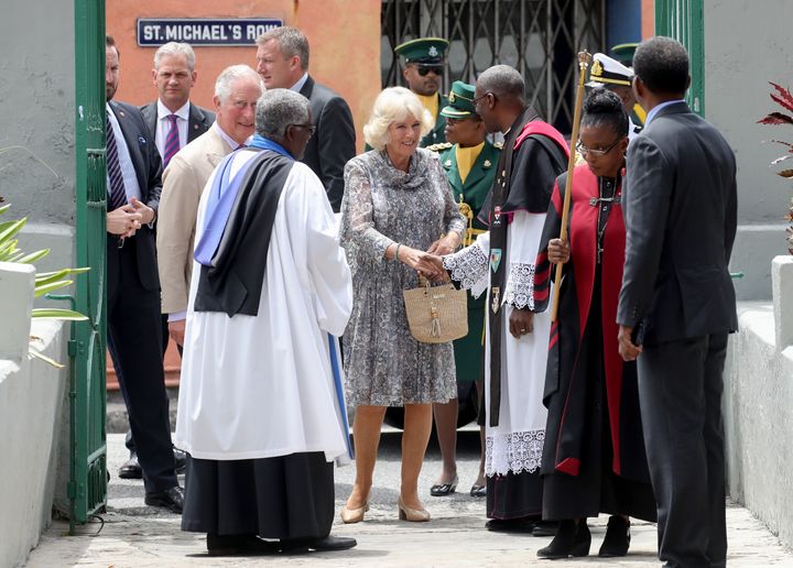 Le prince Charles et Camilla, duchesse de Cornouailles, assistent à une messe à la cathédrale St. Michael's à Bridgetown, à la Barbade, le 24 mars 2019.