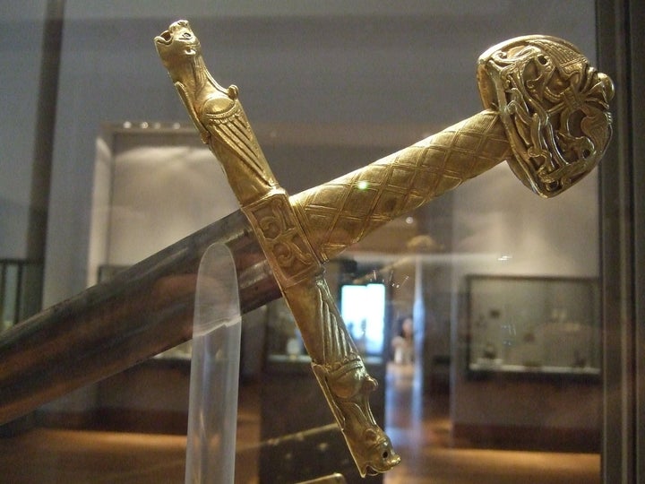 Espada de Carlomagno en el Museo Louvre de París