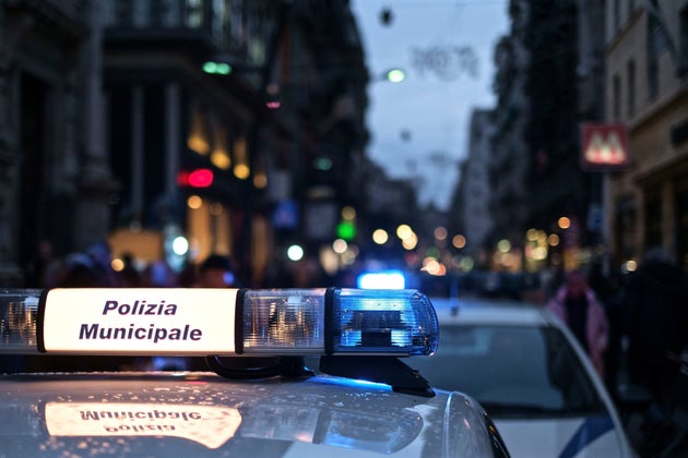 Undicenne contro auto, si indaga su folle sfida social Undicenne contro auto, si indaga su folle sfida social