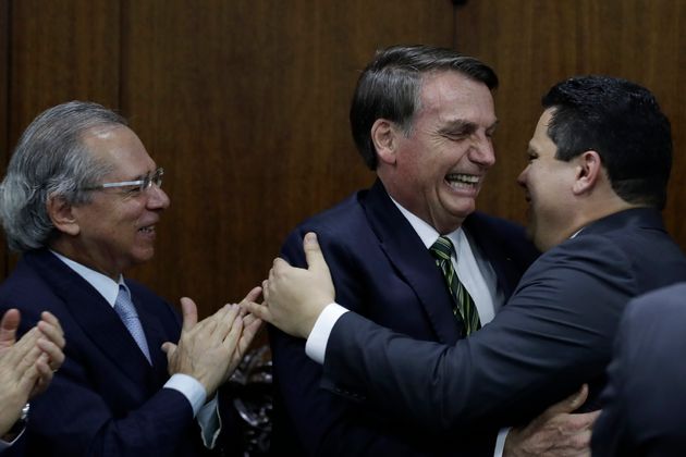 Recuo de Bolsonaro joga para o Congresso discussão sobre opções ao Bolsa