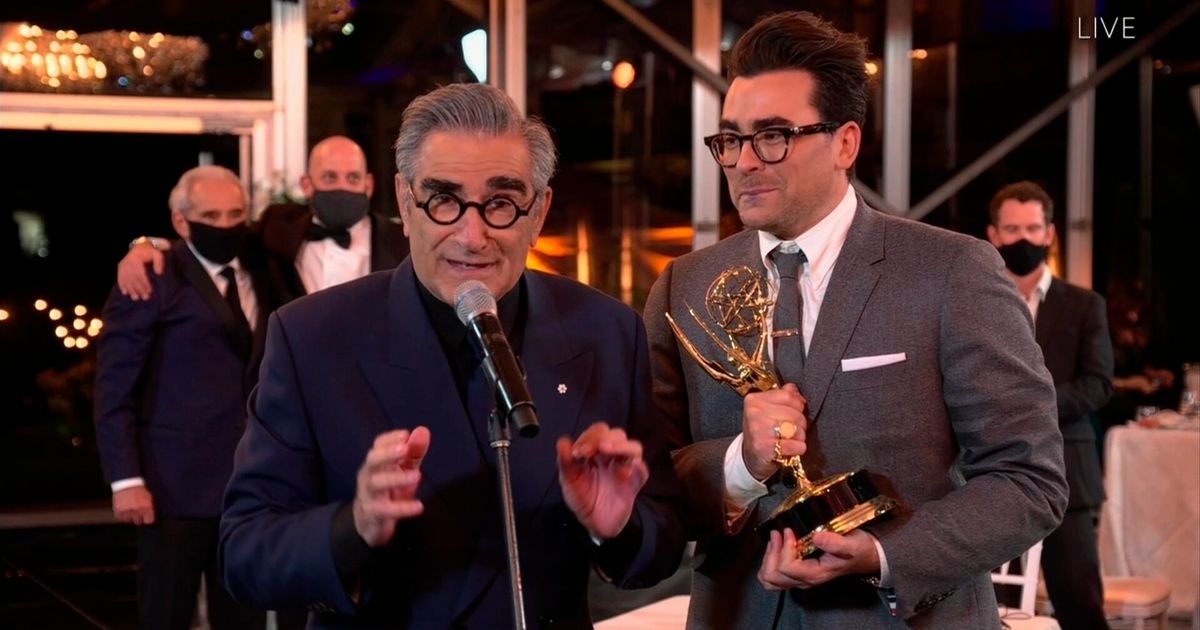 'Schitt's Creek' Cast's Emmy Speeches Are A Masterclass In Mutual Appreciation