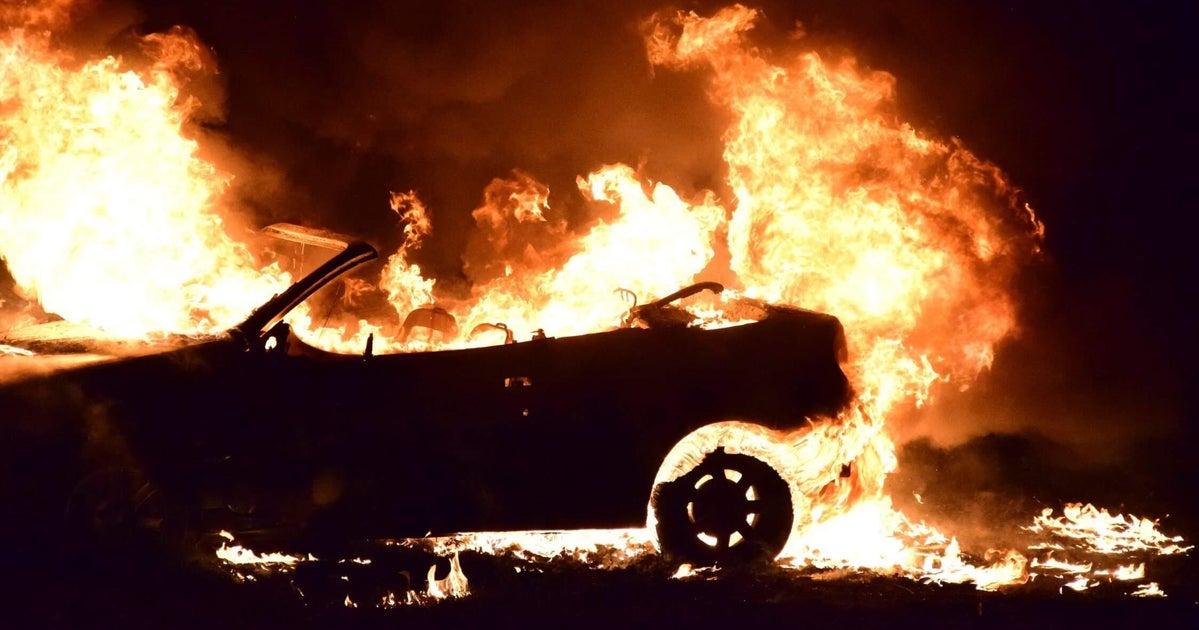 Un Mariage Degenere A Bron Apres Que La Mairie A Restreint La Ceremonie Le Huffpost