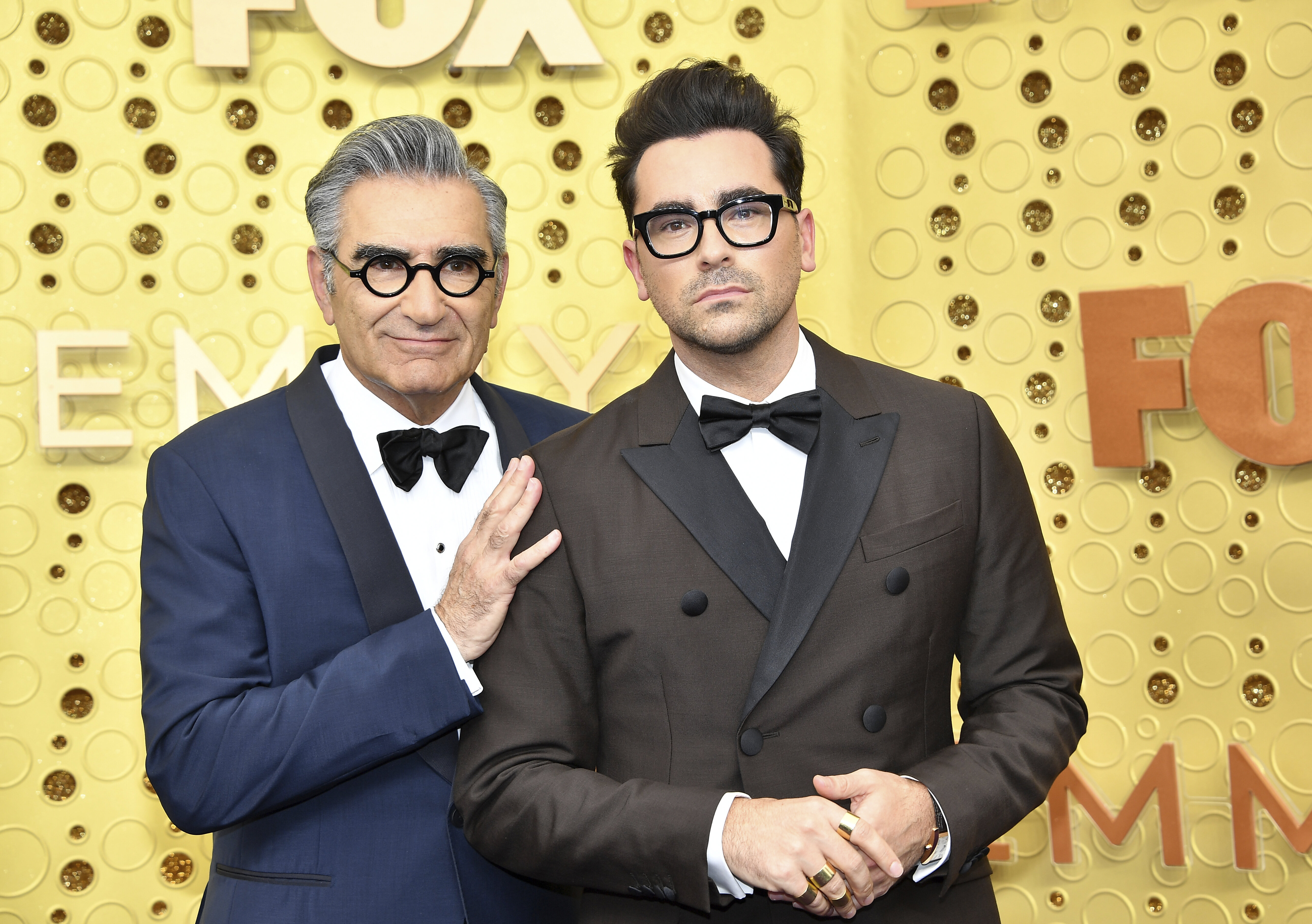 dan levy emmy outfit