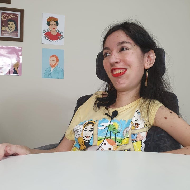 Marina usa o Twitter e o Instagram para dividir com os seguidores sobre sua vida e seus pensamentos