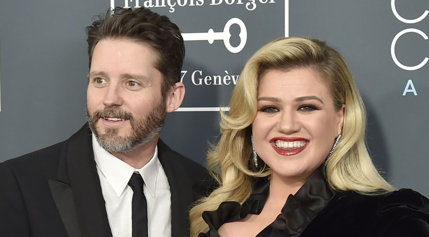 Kelly Clarkson Admits She 'Definitely Didn't See' Her Divorc...