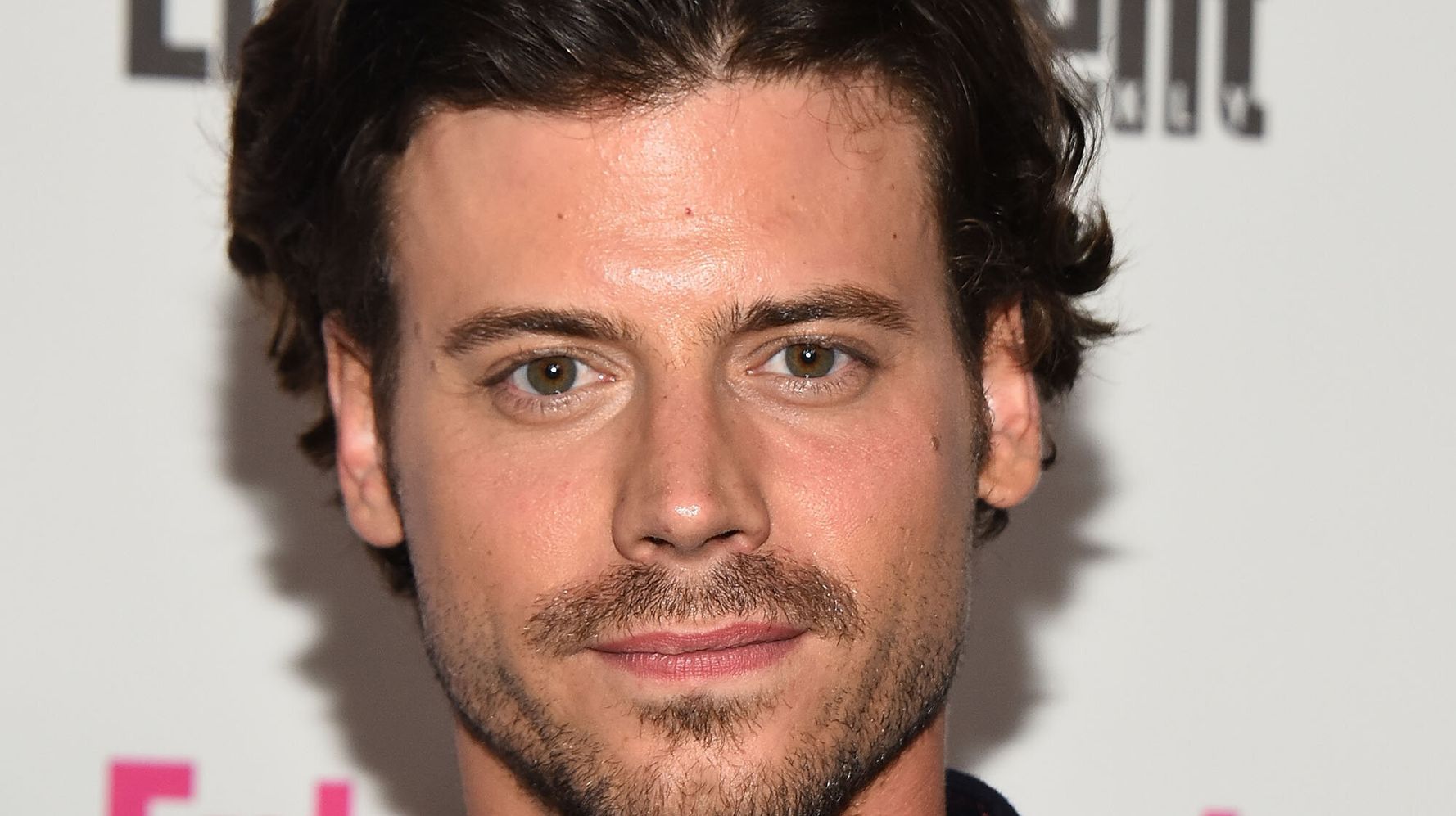 Schitt S Creek Actor François Arnaud Comes Out As Bisexual Huffpost