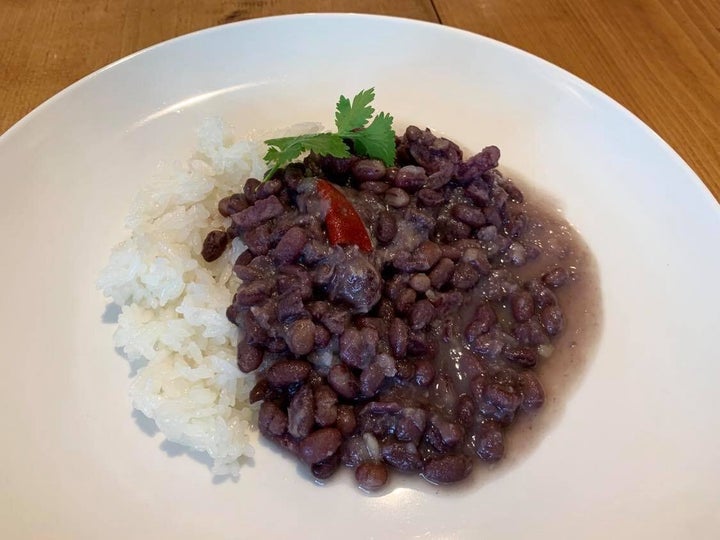 おうちでブラジルごはん 2つの味が楽しめる豆の煮込み フェイジョアーダ 旅するレシピ ハフポスト Life おうちでブラジルごはん 2つの味が楽しめる豆の煮込み フェイジョアーダ 旅するレシピ ハフポスト Life