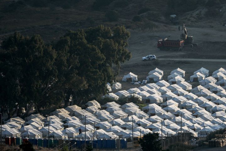 13 Σεπτεμβρίου 2020. Οι σκηνές στο Καρά Τεπέ. που φιλοξενούν πρόσφυγες και μετανάστες, οι οποίοι μέχρι πρότινος διέμεναν στη Μόρια της Λέσβου. REUTERS/Alkis Konstantinidis TPX IMAGES OF THE DAY