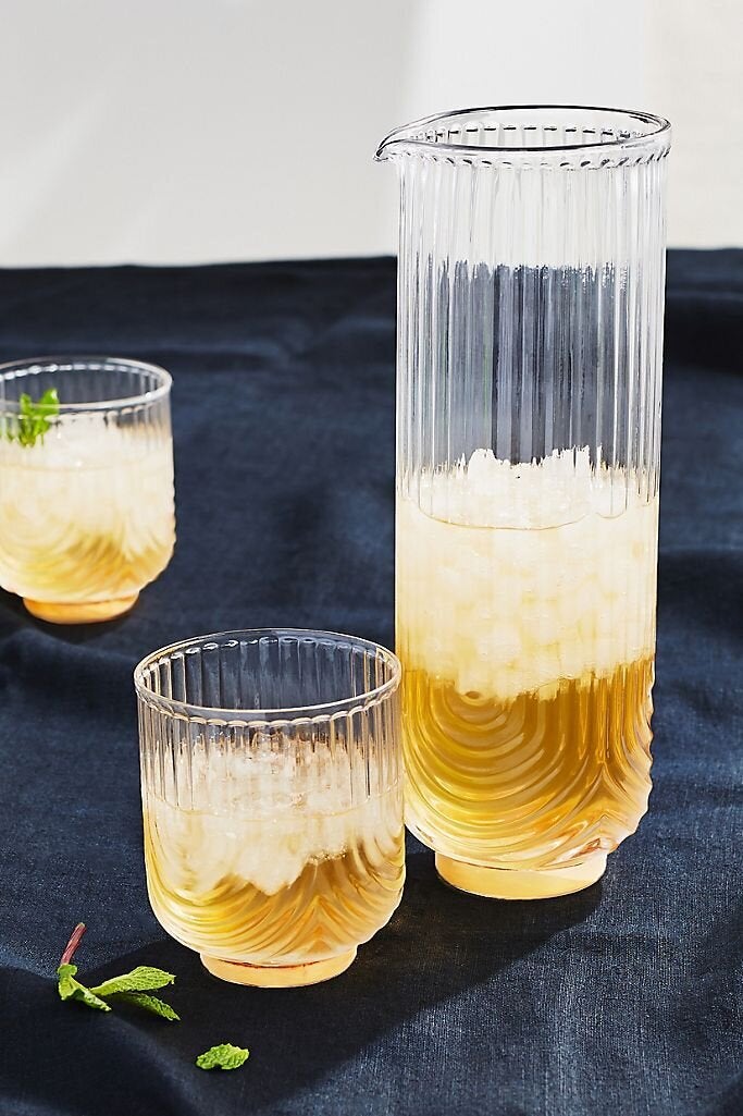 10 Gorgeous Vintage Drinking Glasses We Love