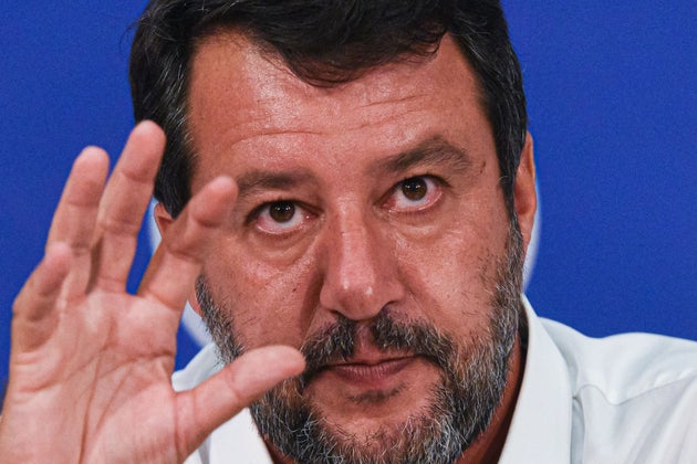Caso Gregoretti, Salvini prepara lo sbarco in Sicilia Caso Gregoretti, Salvini prepara lo sbarco in Sicilia
