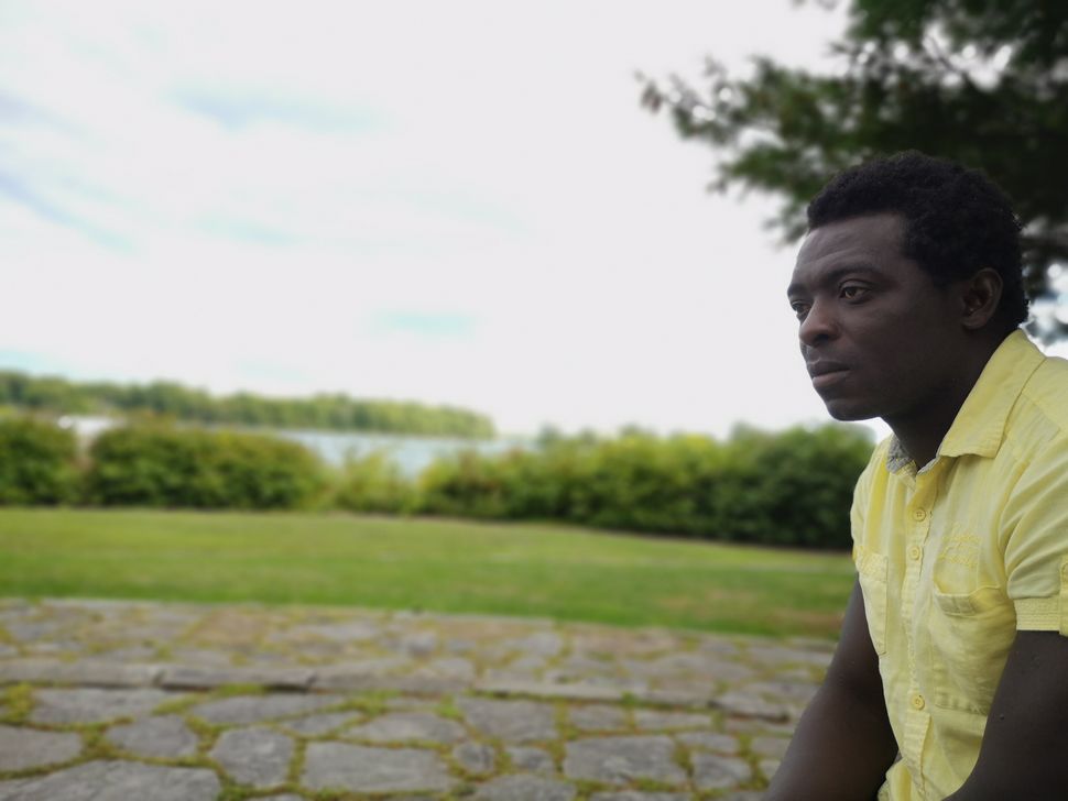 En juin 2018, lorsqu'il a été rencontré par une agente d'exécution de la loi, Mamadou s'est mis à transpirer et à pleurer, affirmant qu'il se suiciderait s'il était renvoyé en Côte d'Ivoire. Il a été conduit à l'hôpital.