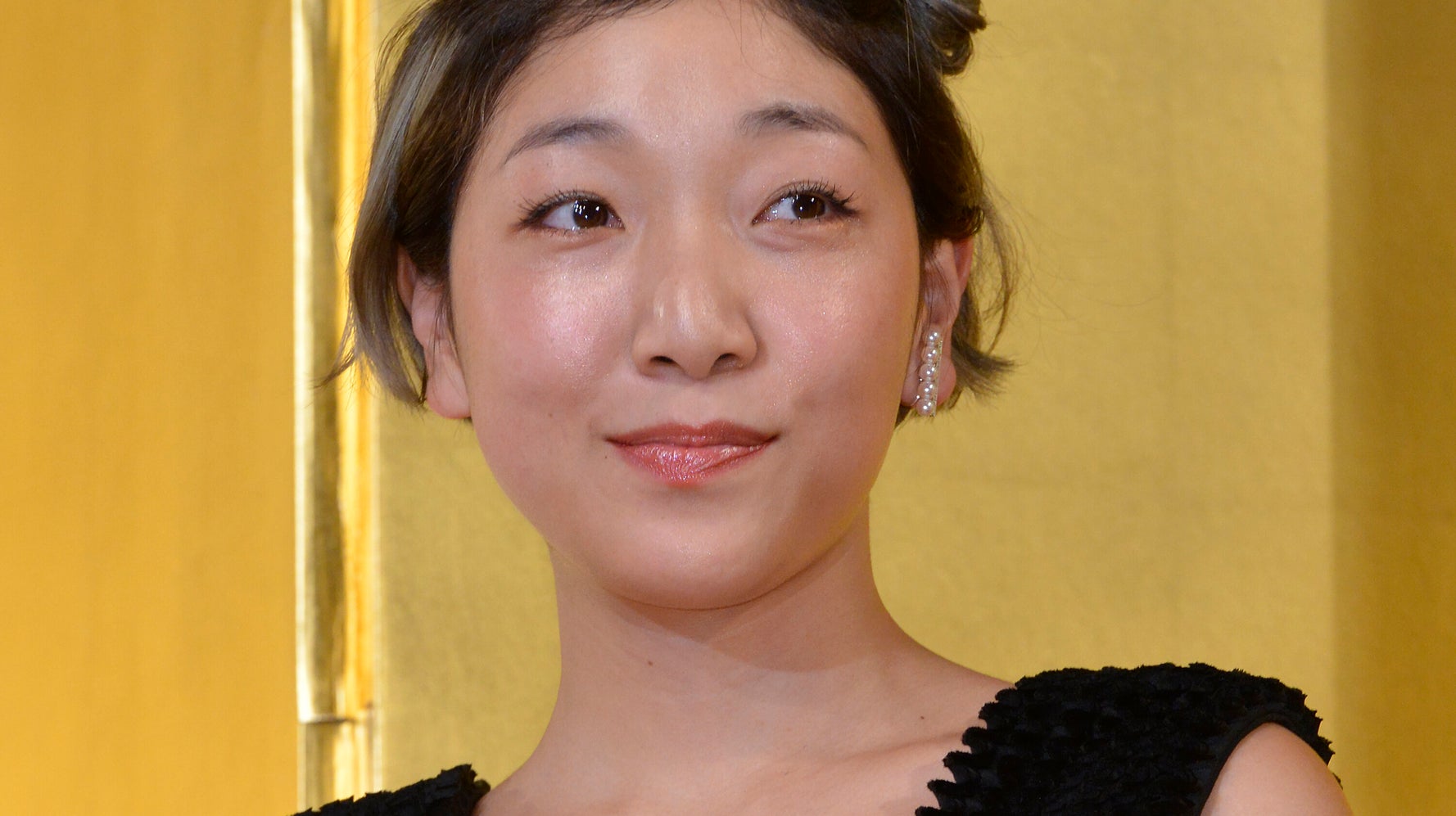 安藤サクラさん 両親のほっこり写真を投稿 奥田瑛二さんと安藤和津さんが猫とじゃれ合う ハフポスト 安藤サクラさん 両親のほっこり写真を投稿 奥田瑛二さんと安藤和津さんが猫とじゃれ合う ハフポスト