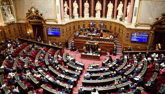 Le Sénat renouvelle la moitié de ses sièges, LREM en difficulté, les Verts en