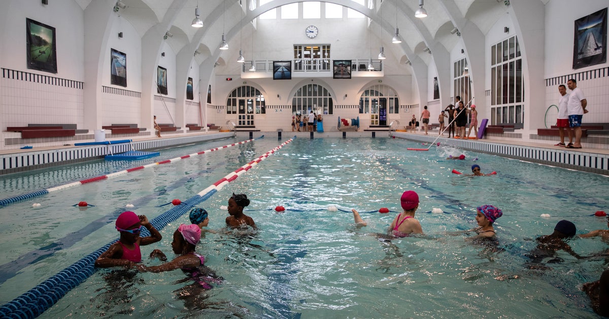Gymnases Et Piscines Pourront Rester Ouverts Aux Mineurs En Clubs Le Huffpost