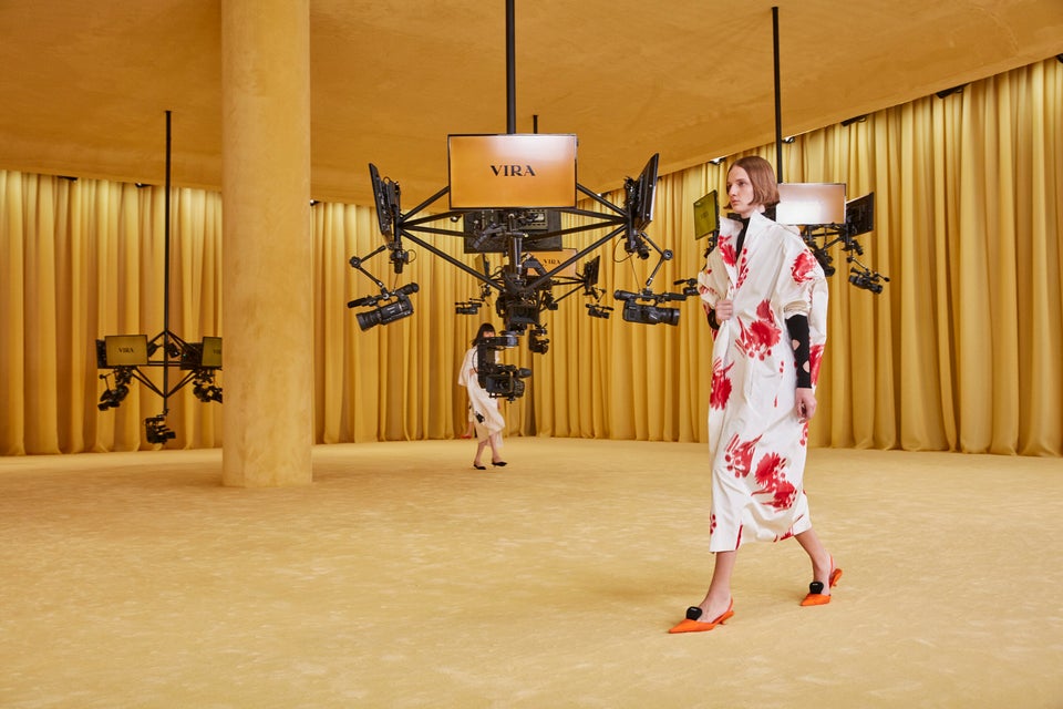 Uniti e creativi: il debutto impeccabile di Raf Simons e Miuccia Prada Uniti e creativi: il debutto impeccabile di Raf Simons e Miuccia Prada