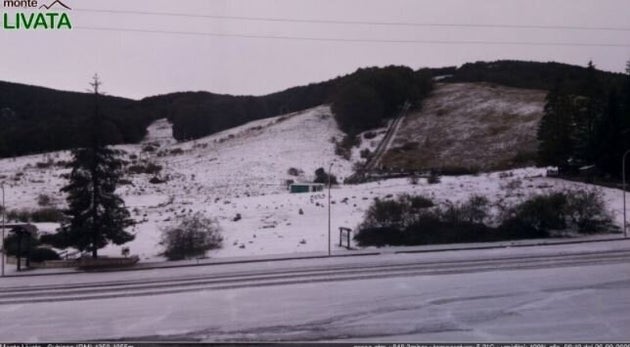 Cade la neve nel Lazio: i fiocchi a settembre non si vedevano da decenni Cade la neve nel Lazio: i fiocchi a settembre non si vedevano da decenni