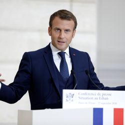 Macron met les dirigeants libanais sous pression maximale après leur