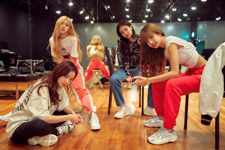 "BlackPink: Light up the Sky"