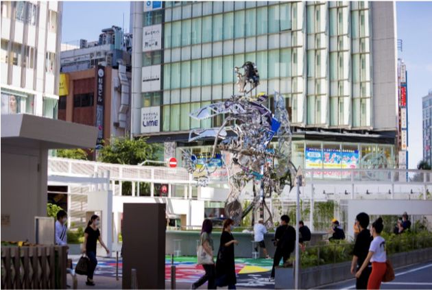 アーティストに 根回し は必要か 日本人芸術家が新宿駅前の 景色 を変えられた理由 ハフポスト