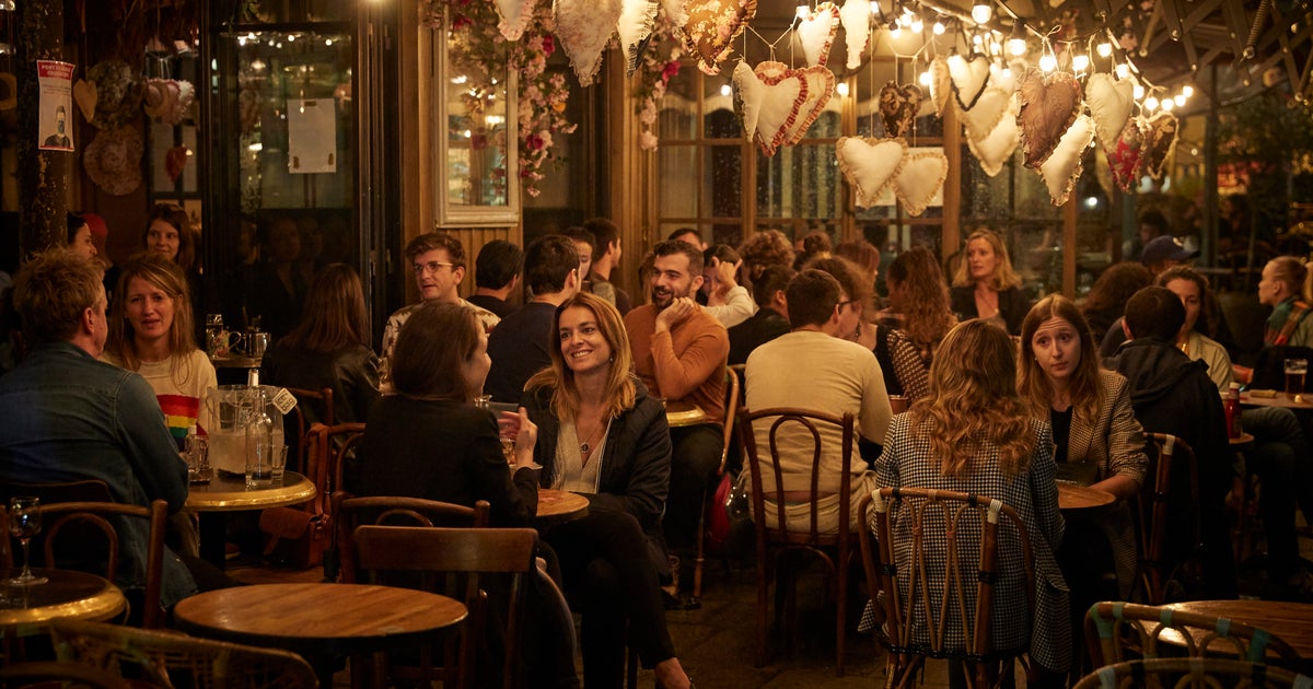 Fermeture Des Bars A Paris A 22h Servir A Manger Suffira T Il Pour Rester Ouvert Le Huffpost