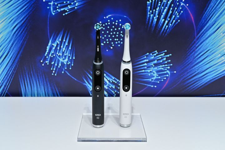 自宅で簡単に「歯科クリーニング」レベルの歯磨きができる電動歯ブラシ「オーラルB iO」