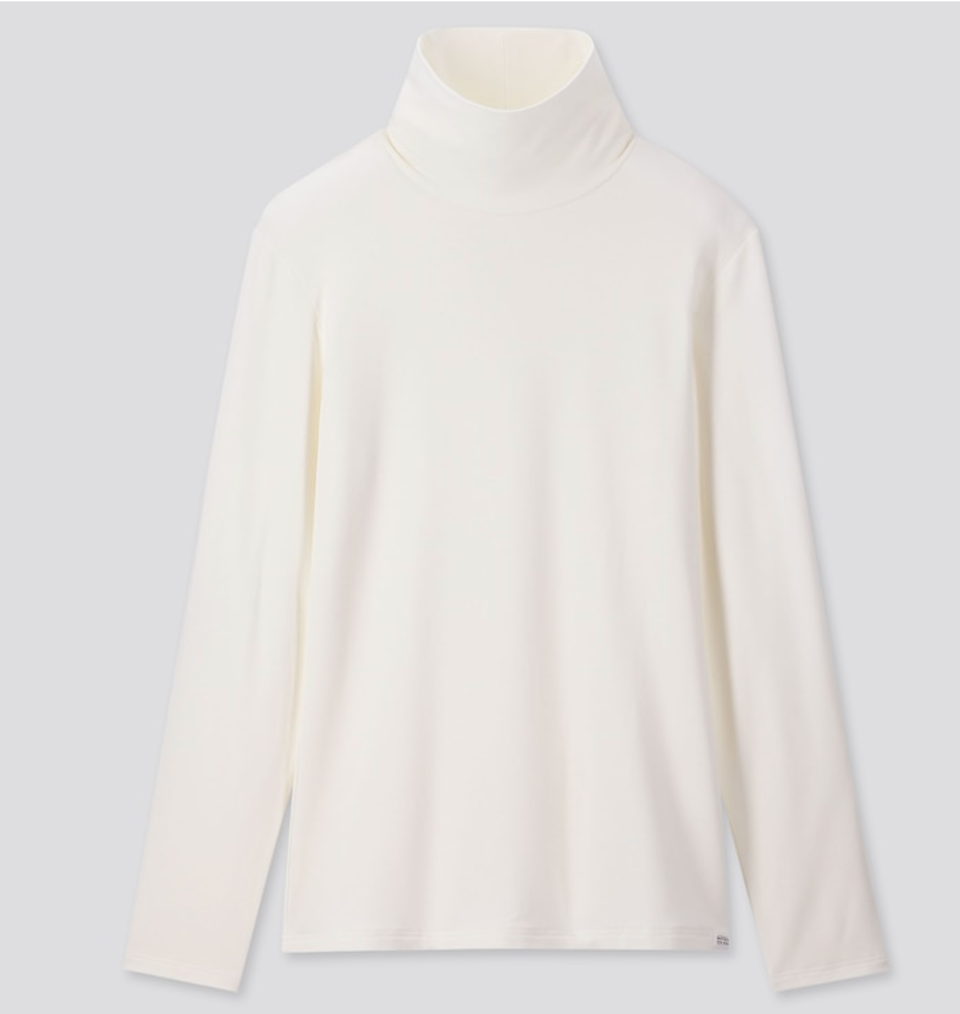 Uniqlo + HeatTech Extra Warm Turtleneck T-Shirt