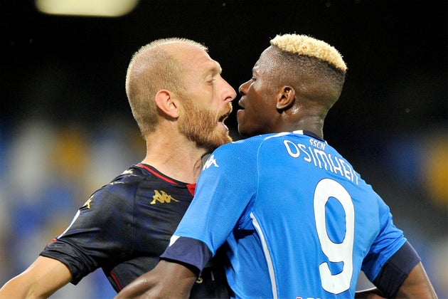 Crisanti: "Quella partita il Genoa non la doveva fare. È il fallimento delle deroghe alla quarantena" Crisanti: "Quella partita il Genoa non la doveva fare. È il fallimento delle deroghe alla quarantena"