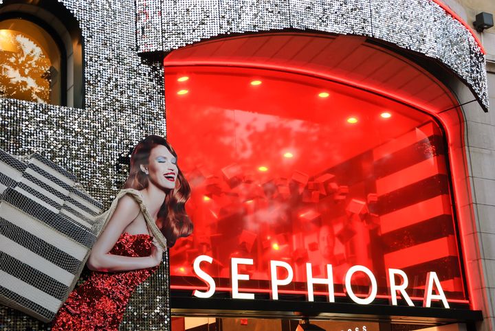 Sephora just dropped holiday beauty gift sets — but they’ll sell out fast. Here's what's worth browsing.