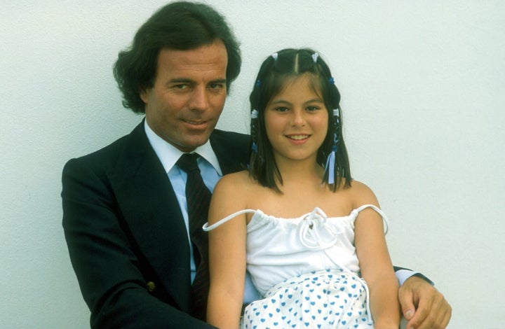 Julio Iglesias con Chábeli en 1981.
