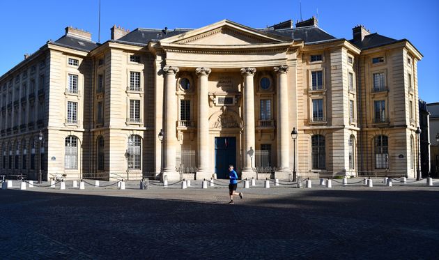 L'université Paris 1 Panthéon-Sorbonne, ici photographiée en avril, a condamné...