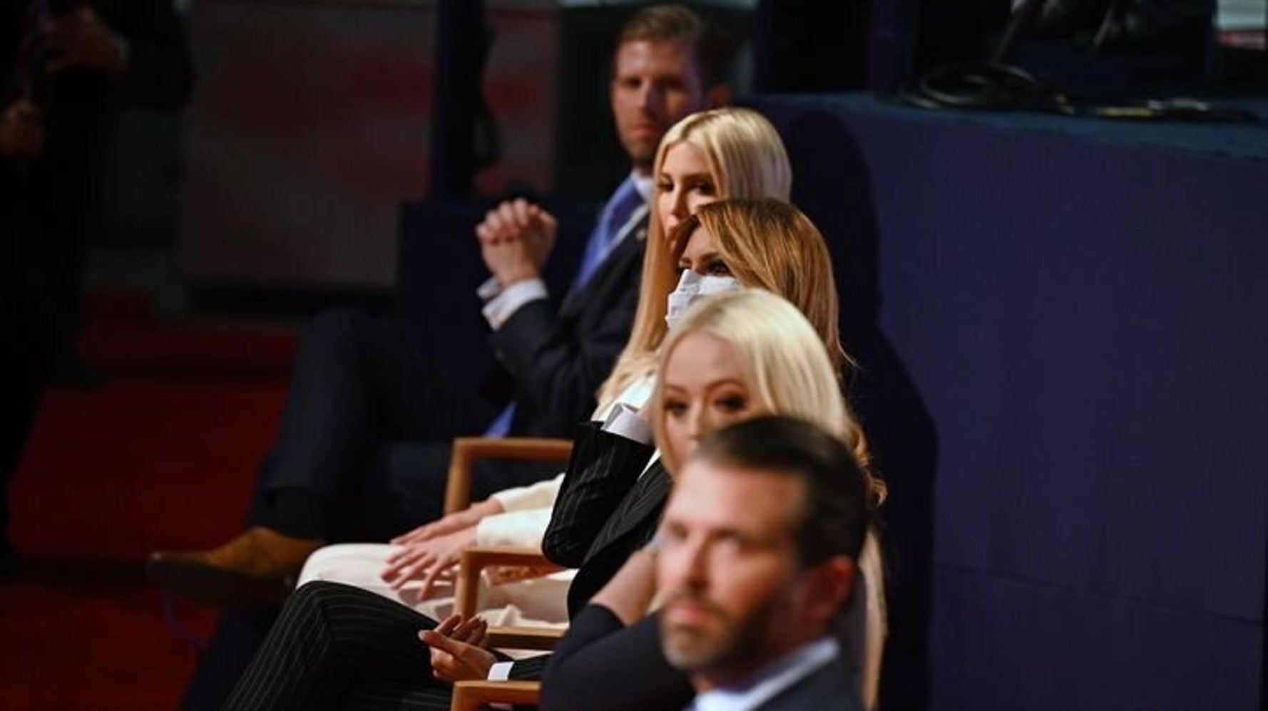 トランプ大統領の4人の子どもたち マスクをせずに討論会に参加していた ハフポスト トランプ大統領の4人の子どもたち マスクをせずに討論会に参加していた ハフポスト