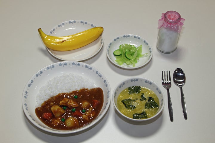 学校給食のイメージ（学校給食歴史館の展示サンプルを撮影） 