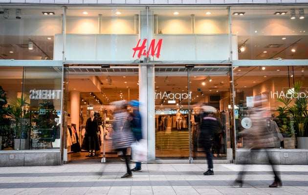 H&M chiuderà 250 negozi nel 2021, il 5% del totale H&M chiuderà 250 negozi nel 2021, il 5% del totale
