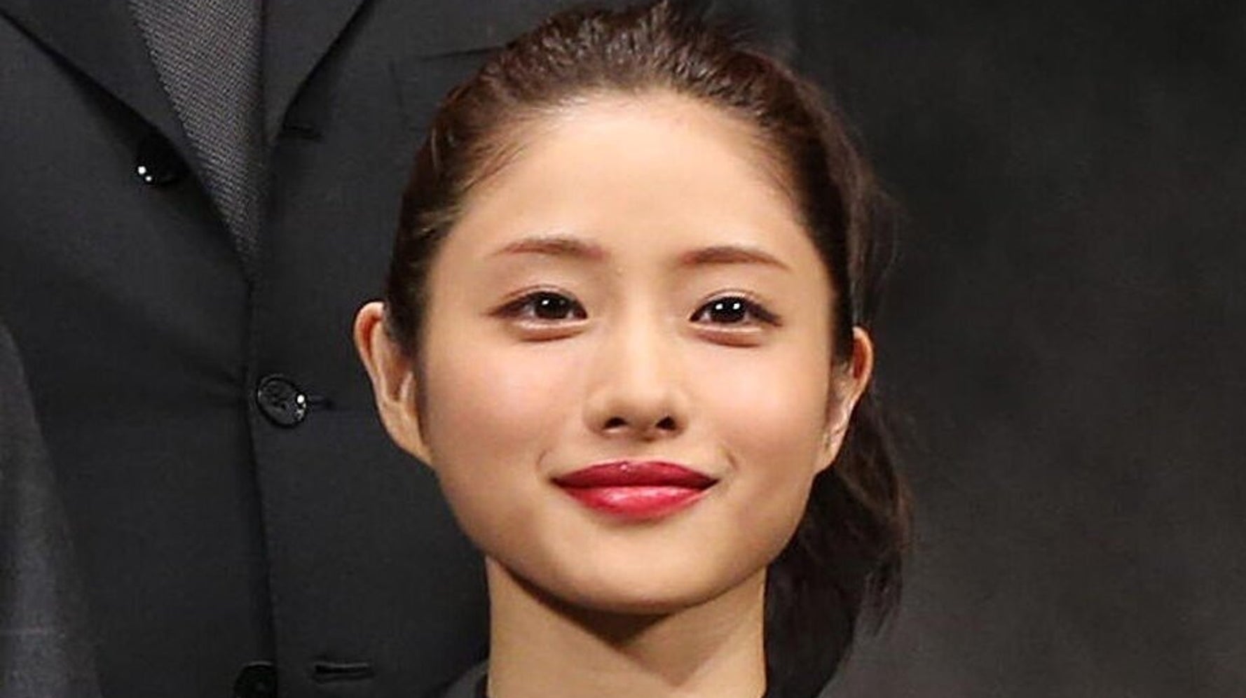 石原さとみさんが結婚を発表 コメント全文 お相手とは友人夫婦の紹介で出会う ハフポスト 石原さとみさんが結婚を発表 コメント全文 お相手とは友人夫婦の紹介で出会う ハフポスト