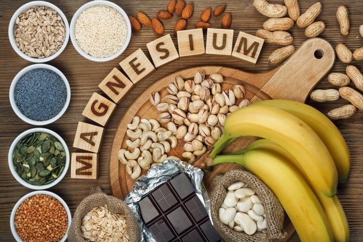 Foods that contain magnesium include bananas, pumpkin seeds, blue poppy seed, cashew nuts, beans, almonds, sunflower seeds, oatmeal, buckwheat, peanuts, pistachios, dark chocolate and sesame seeds.