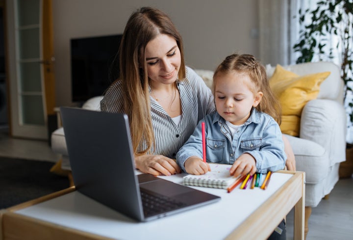 Parents can help their children feel more comfortable on screen.&nbsp