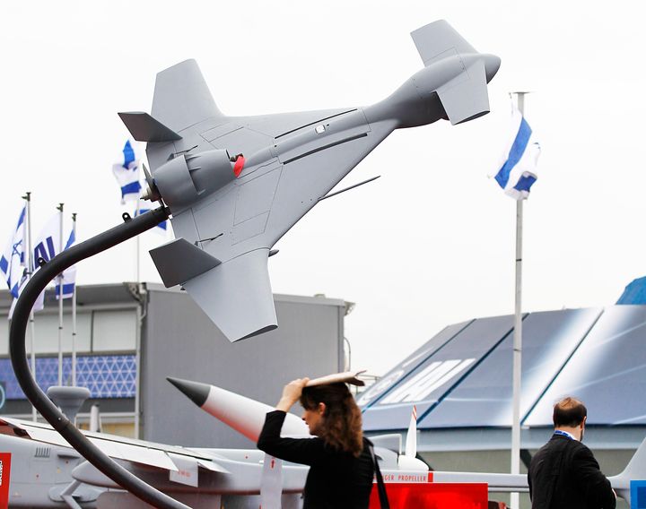 2013年のパリ航空ショーで展示された自爆ドローン「ハロップ」