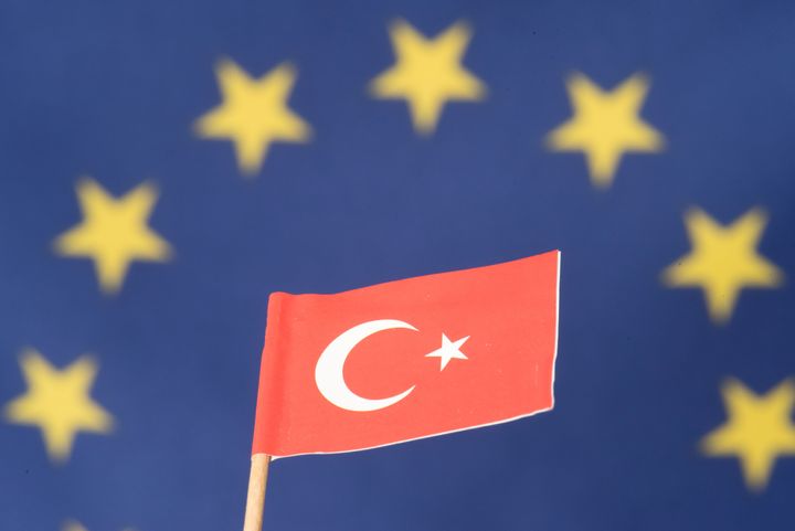 Flagge der Türkei und der Europäischen Union EU