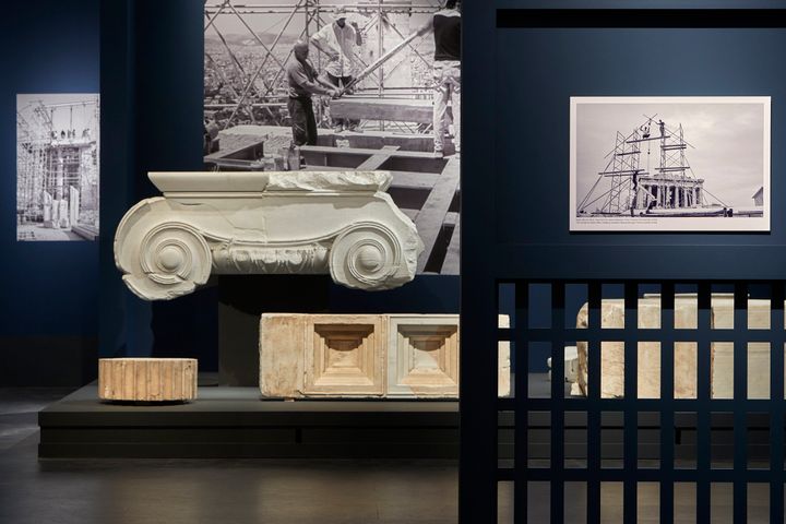 Άποψη της περιοδικής έκθεσης 'Σμίλη και Μνήμη' στο Μουσείο Ακρόπολης.