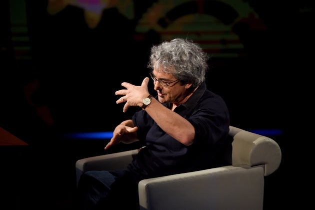 Quando all'uomo manca la terra sotto i piedi, diventa un essere libero".  Intervista a Carlo Rovelli | L'HuffPost