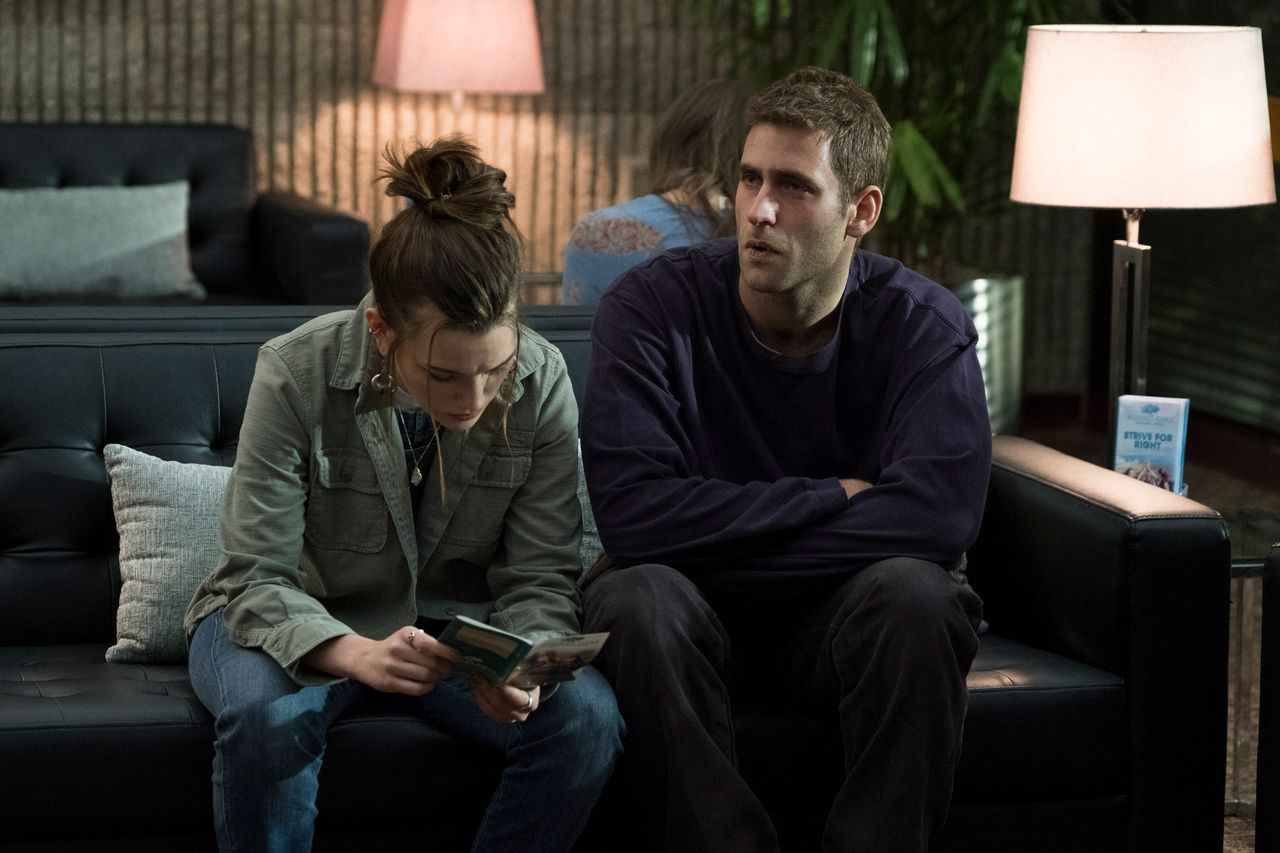 Victoria Pedretti and Oliver Jackson-Cohen in 2018's "The Haunting of Hill House" as twins Nell and Luke Crain. 