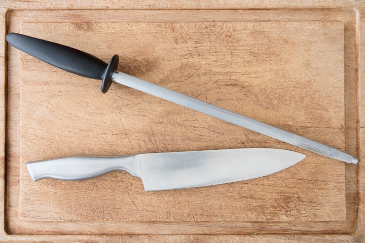 $8 Cheap Kitchen Knife vs. Expensive kitchen knife $250 - Kiwi