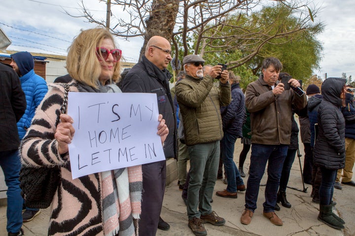 Φωτογραφία αρχείου. Οι Ελληνοκύπριοι παραμένουν αποκλεισμένοι από κάθε πρόσβαση στις εστίες και στις περιουσίες τους στην Αμμόχωστο και στην περιοχή των Βαρωσίων, επί 46 ολόκληρα χρόνια, με απόλυτη ευθύνη της Τουρκίας για την εισβολή και την κατοχή στην Κύπρο. (Photo by Birol BEBEK / AFP) (Photo by BIROL BEBEK/AFP via Getty Images)