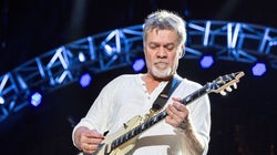 Πέθανε ο θρυλικός κιθαρίστας της ροκ Έντι Βαν Χάλεν